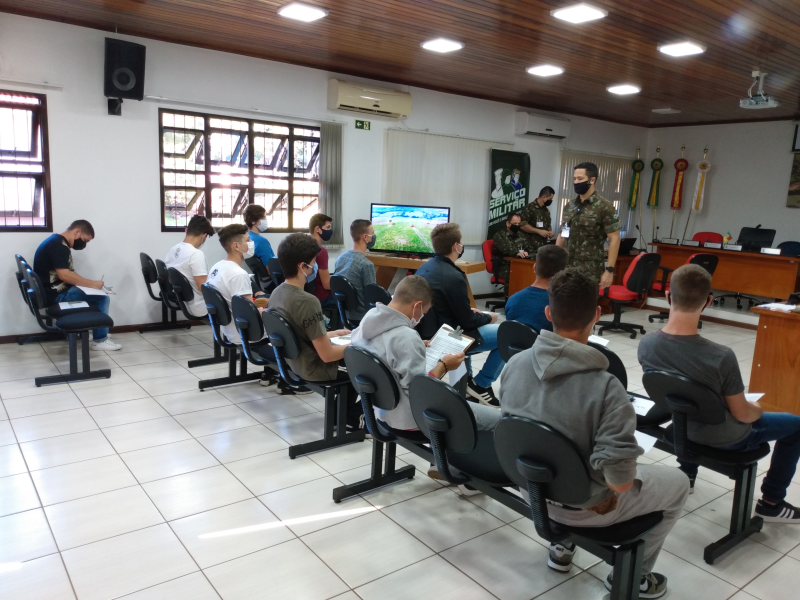 PORTO-MAUENSES REALIZAM INSPEÇÃO DE SAÚDE PARA INGRESSAR NO EXÉRCITO BRASILEIRO